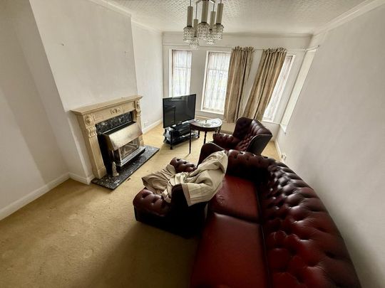 5 bedroom end of terrace house to rent - Photo 1