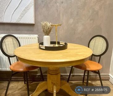 4 bedroom flat to rent - Photo 3