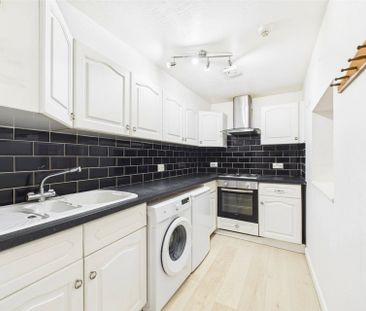 1 bedroom in Craufurd Rise, Maidenhead - Photo 2