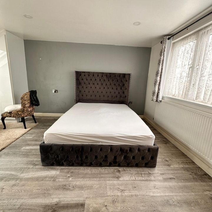 Room in a Shared House, Eastern Avenue, IG2 - Photo 1