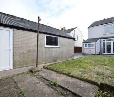 Waltham Avenue, Blackpool, FY4 - Photo 4