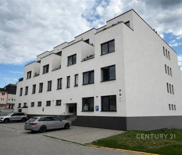Pronájem moderního bytu 2+kk s terasou a parkovacím místem v centru... - Fotografie 2