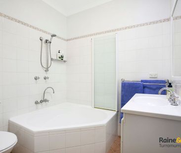 Sunny, Charming Family Home - Prime Location in Hornsby - Photo 6