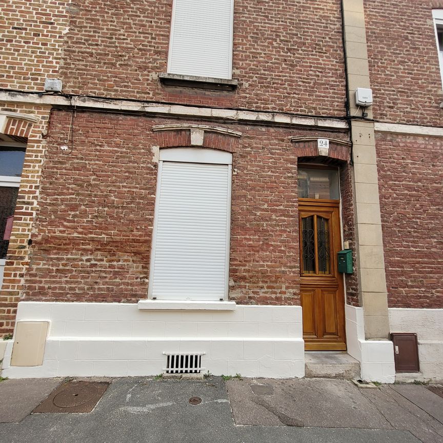 MAISON TYPE 4 AVEC COUR - AMIENS - Photo 1