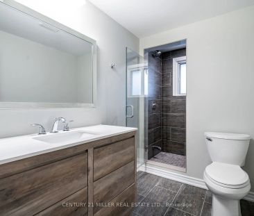 Detached Home For Lease | W9254638 - Photo 5