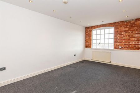 3 bed Apartment To Let - Photo 3