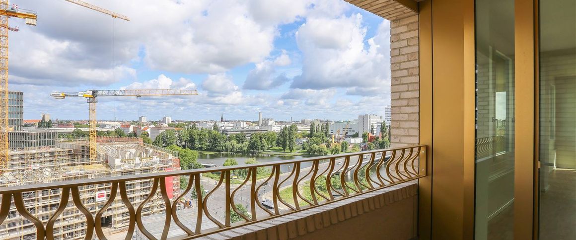 Panoramablick über Berlin: 2-Zi.-Wohnung im 9. OG mit ca. 85 qm -lichtdurchflutet und großzügig- - Foto 1