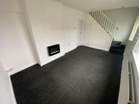 2 bedroom semi-detached house to rent - Photo 2