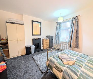 1 bedroom in a house share to rent - Photo 5