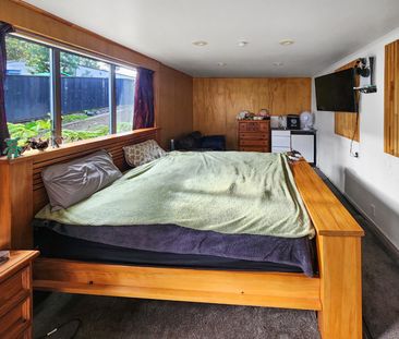 Spacious 5 Bedroom - Photo 4