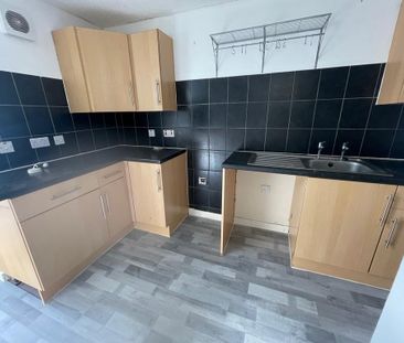 4 bedroom flat to rent - Photo 4