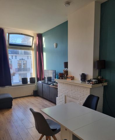 Te huur een zeer ruim opgezet appartement voor studenten gelegen aan de centrumrand van Breda. - Photo 3