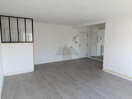 Location Appartement 5 pièces 83m² - Photo 2