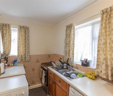 3 bedroom end of terrace house to rent - Photo 5