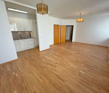 Stockerau Zentrum – renovierte 2-Zimmer-Wohnung – 63 m² - Photo 2