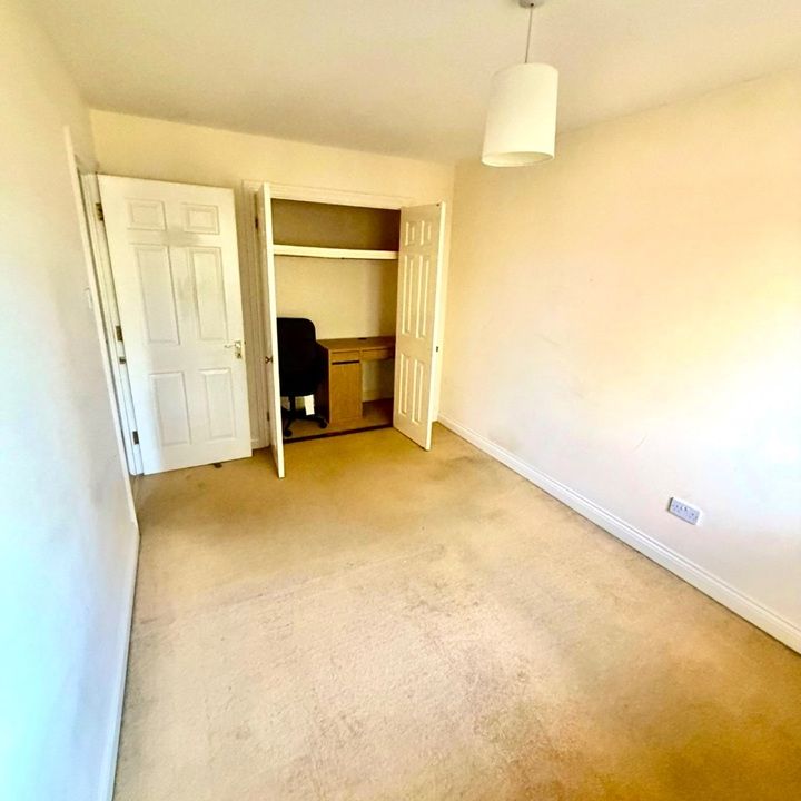 6 Bed Bungalow, Cintra Close, RG2 - Photo 1