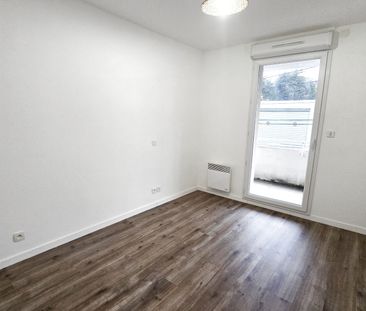 Location Appartement 3 pièces 55m² LA ROCHE SUR YON 85000 - Photo 2