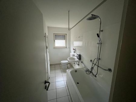 Frisch sanierte 4 Zimmer Wohnung in 34127 Kassel zu vermieten - Foto 3