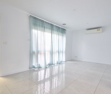 4 BEDROOM 2 BATHROOM FAMILY HOME - Photo 1