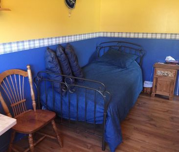 !CO-LOCATAIRE DANS UNE MAISON (pour femme seulement) touts inclus. - Photo 2