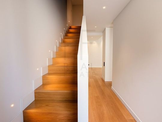 2 room luxury House for rent in Cascais, Lisbon - Photo 1