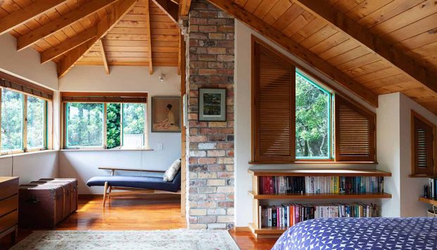 Magical, architectural gem in leafy Epsom - Photo 1