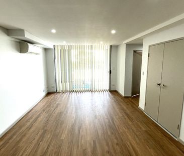 FULLY RENOVATED ONE BEDROOM APARTMENT - Photo 4