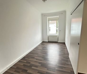 WG fähig: Attraktives 2,5-Zimmer-Domizil in Kapellenstraße: Neu san... - Photo 6