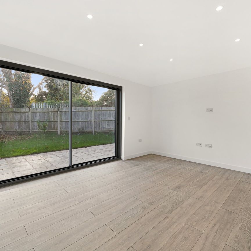 Eshan drive, Kent, London - Photo 1