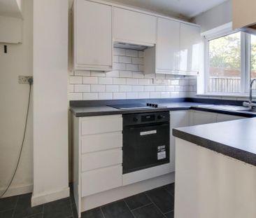 3 bedroom terraced house to rent - Photo 2
