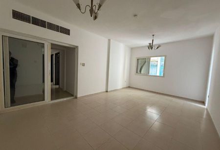 2BHK with balcony &open view in AL-Khan, prime loc - Photo 2