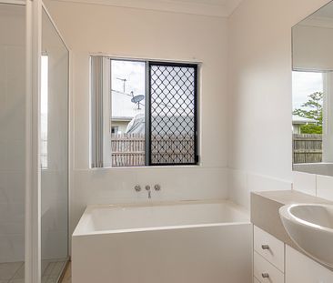 10 Sandon Place, Kelso QLD 4815 - House For Rent | Domain - Photo 5