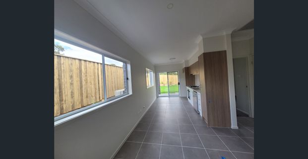 Near new 2 bedrooms attached unit for rent - Photo 1