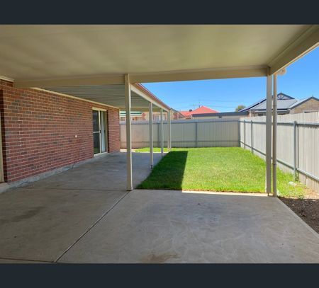86 Hindmarsh Road, Murray Bridge, SA 5253 - Photo 3
