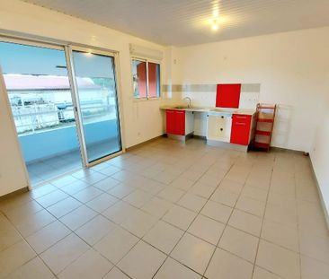 Location Appartement 1 pièce 25m² REMIRE MONTJOLY 97354 - Photo 4