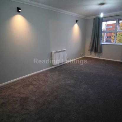 2 bedroom property to rent in Reading - Photo 1