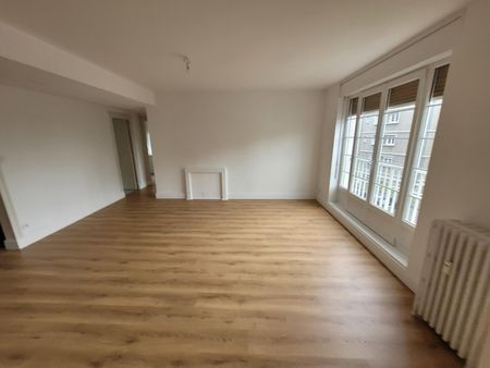 Location Appartement 4 pièces 77m² BOULOGNE SUR MER 62200 - Photo 3
