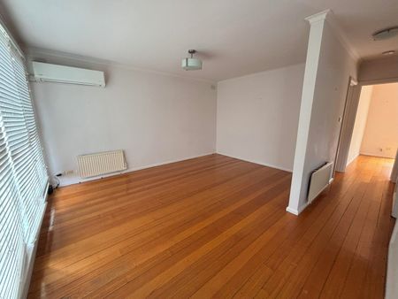 Large Villa - Photo 5