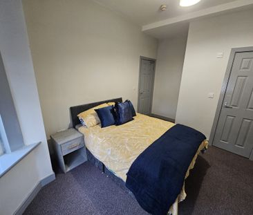 Room 1, 26 Glyn Avenue - Photo 2