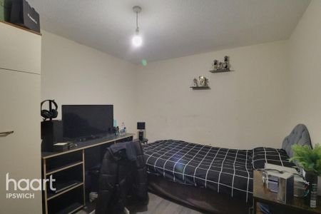 3 bedroom apartment to rent - Photo 5