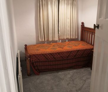 Room in a Shared House, Abbotts Drive, HA0 - Photo 4