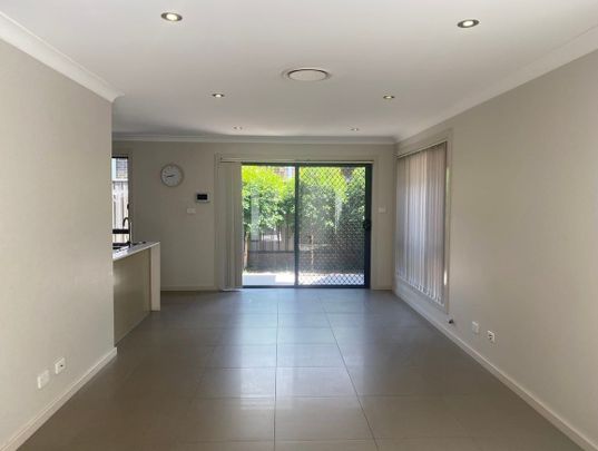 THREE BEDROOM TOWNHOUSE - Photo 1