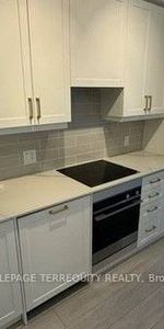 Hurontario & Elm dr Modern 2Bdrm Open Balcony Beautiful Kitchen - Photo 3