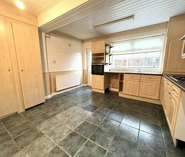 Terraced House to rent on - Photo 3