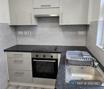 3 bedroom maisonette to rent - Photo 4