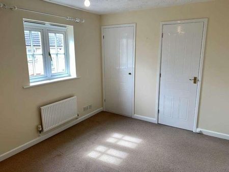 Newington Close, Frome, BA11 - Photo 2