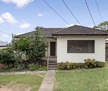 Neat 3 Bedroom Home - Photo 1