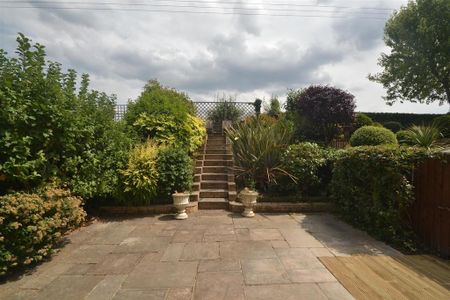 4 bedroom semi-detached house to rent - Photo 5