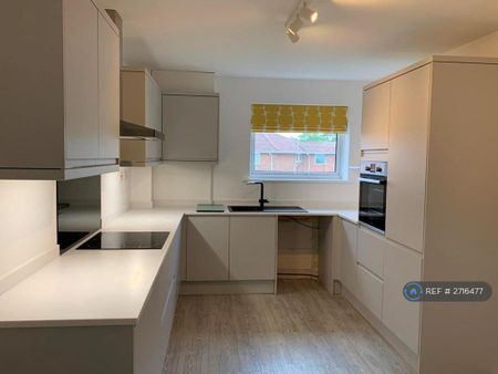 2 bedroom flat to rent - Photo 5