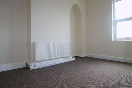4 bedroom house of multiple occupation to rent - Photo 3